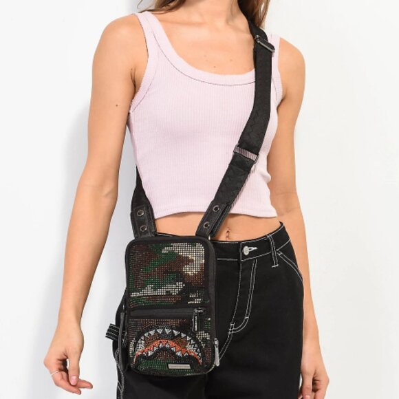 SPRAYGROUND Trinity Camo Crossbody/Sling Bag (Brand New w/Tags "Rare") Unisex - Picture 10 of 14
